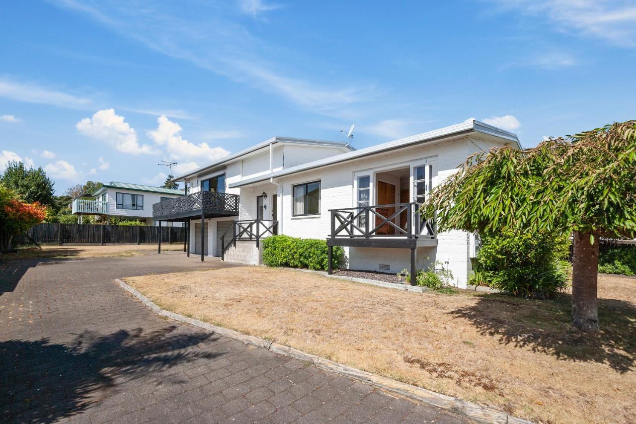 Lake Vista At Two Mile Bay- Taupo Central Home Exterior foto